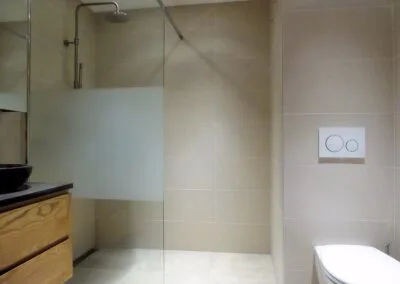 Badkamer renovatie uitgevoerd in Amsterdam door Ter Haar Techniek.