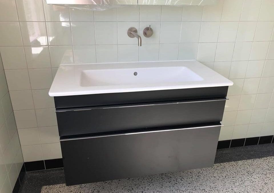 Toilet & badkamer renovatie in Ilpendam door Ter Haar Techniek